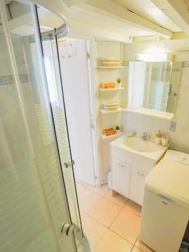 Le Charmant, Calme, Et Climatise ! * Nîmes